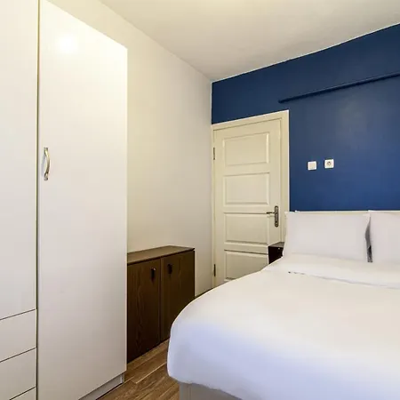 Flat Near Attractions In Ortakoy Apartment
